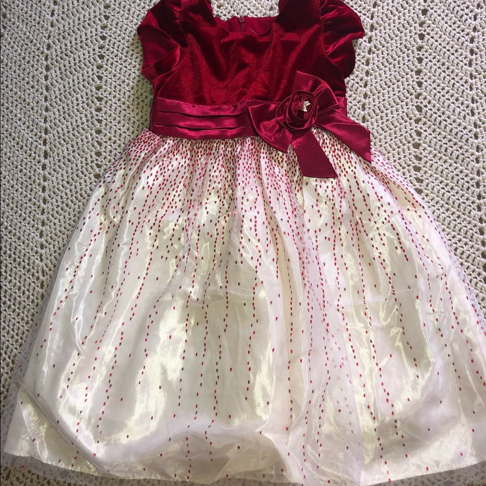 Beautiful red velvet and white dress - Picture 1 of 5